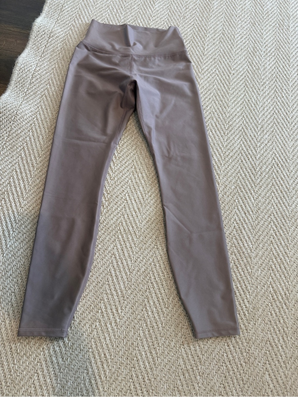 ALO Yoga 7/8 High-Waist Airlift Legging Mushroom Size S new without tag